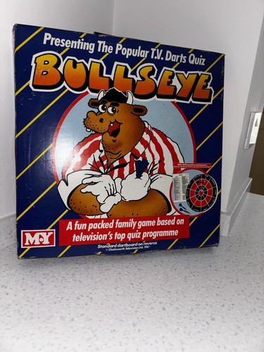 Vintage 1982 bullseye board - 1982,