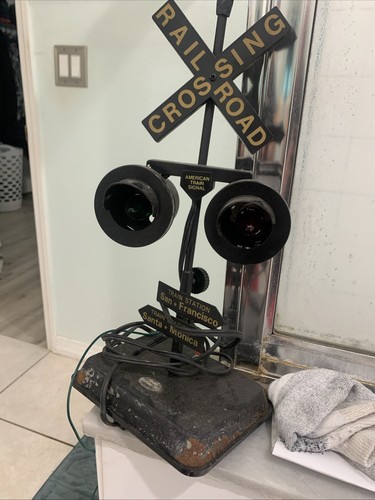Railroad crossing signal lamp - crossing,