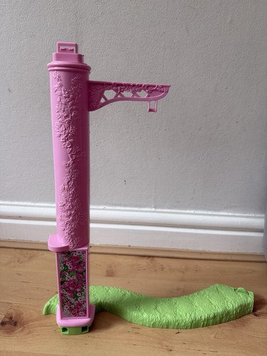 Barbie dream house - 2023, swing