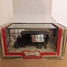 Lledo DG043037 1931 Morris Van