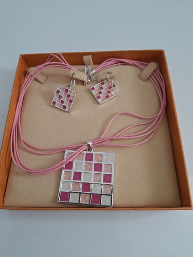 Buckingham pink silver - &, silver-tone