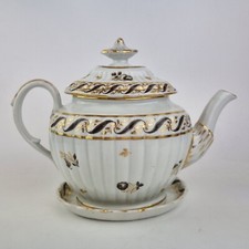 Antique 18th Century Chamberlains Worcester Teapot, Cover And Stand. Feathers 