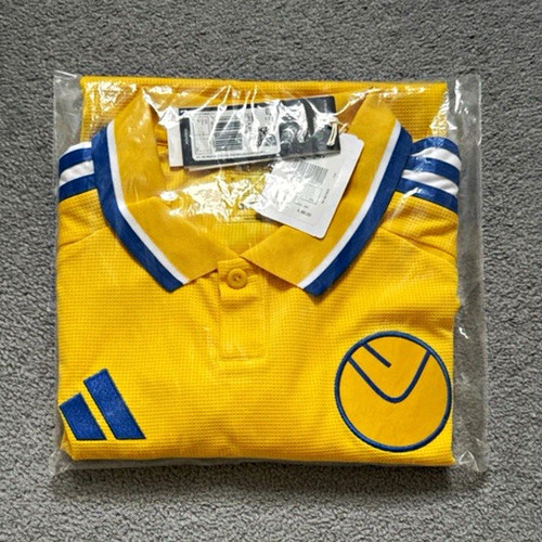 Leeds united away shirt 25 - united,