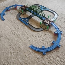 TOMY Trackmaster Thomas The Tank Engine Set Bridge Raised Road Rail Track Add On