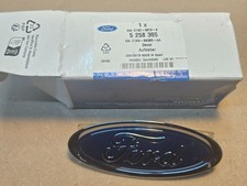 Genuine FORD FRONT GRILLE BADGE Fiesta Mk7 from 2013+ Focus 2014+ 5258395