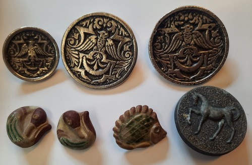 Vintage buttons birds horse - 7,