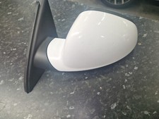 Vauxhall Astra Passenger Side Wing Mirror Olimpic White 547 215 (Slight Damage)
