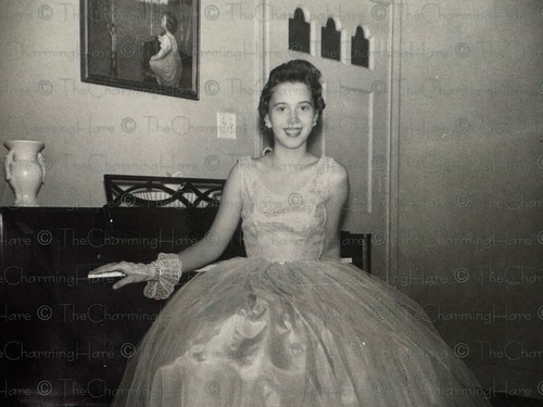 Vintage photo pretty young - vintage,