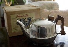 EARLY PICQUOT WARE T6 TEA POT BOXED IN NEAR PERFECT CONDITION A VERY RARE ITEM
