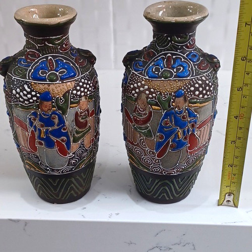 Pair hand painted satsuma - hand,