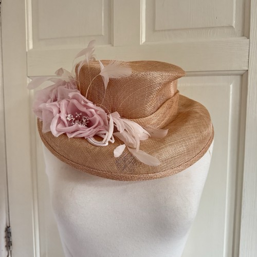 Short brim formal - short, nude