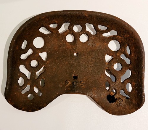 Antique tractor cast iron - tractor,