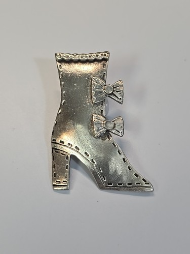 Old fashioned shoe - shoe, lapel