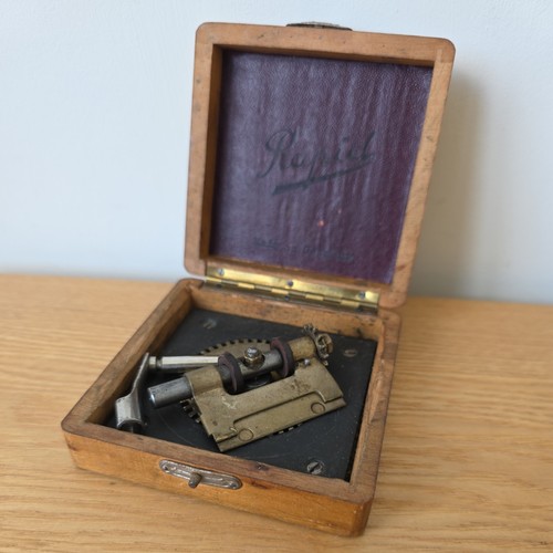 Vintage antique rapid razor - ", rapid"