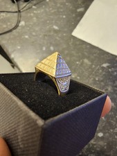 Brand New 9ct Gold Pyramid