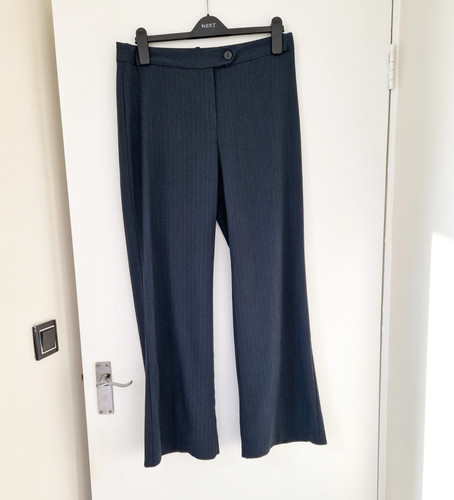 Laura ashley essentials - laura,