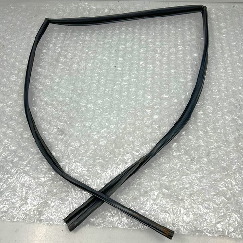 Door window glass runchannel - door,