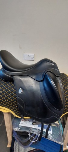 Bates arttiste dressage saddle - bates,