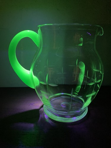 Vintage art deco uranium glass - deco,