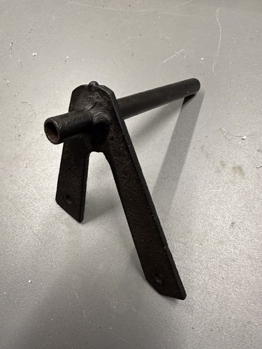 Bristol 401 boot - cable, bracket