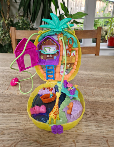 Polly pocket pineapple compact - pocket,