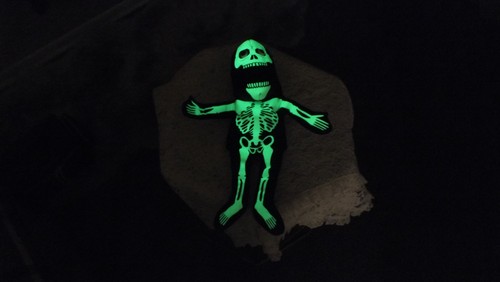 Puppets skeleton hand - a,