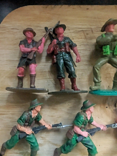 Vintage plastic toy - 1/32,