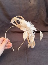 Taupe / beige fascinator