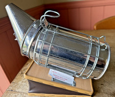 VINTAGE BEE KEEPERS SMOKER BEE