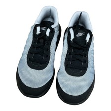 Nike Air Max Invigor Trainers