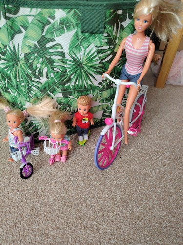 Dolls playset including - dolls, 4