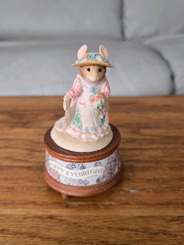 Brambly hedge poppy - hedge,