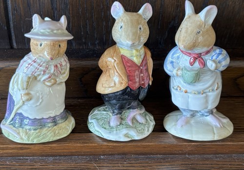 Old mrs eyebright lord - old,