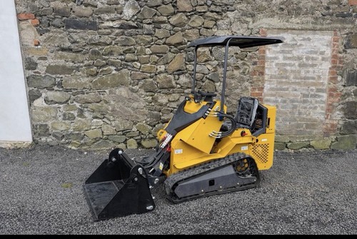 Compact tracked skid steer - compact,