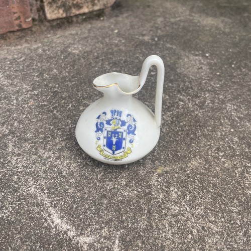 Goss crested ware - wh, of