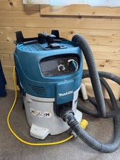 Makita VC3012M Dust Extractor 30 Litre Wet/Dry M-Class 110V