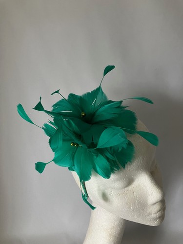 Jade green feather fascinator - green,