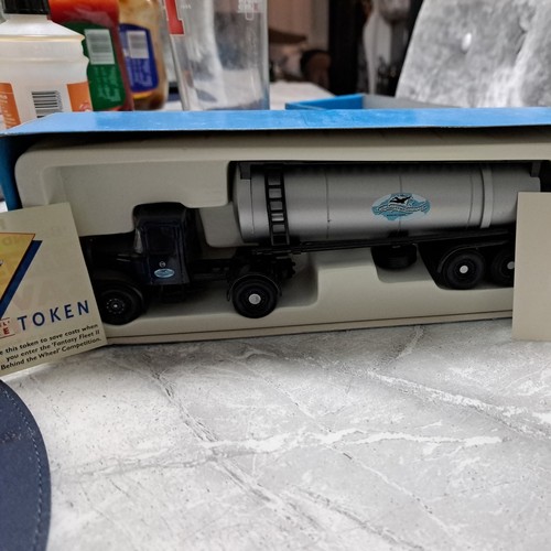 Lorry tanker - lorry,