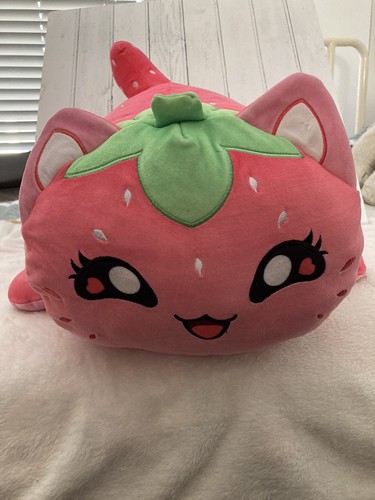 Aphmau giant strawberry - aphmau,