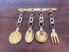 ANTIQUE BRASS WELSH LOVE SPOON SET WALL HANGING COUNTRY KITCHEN