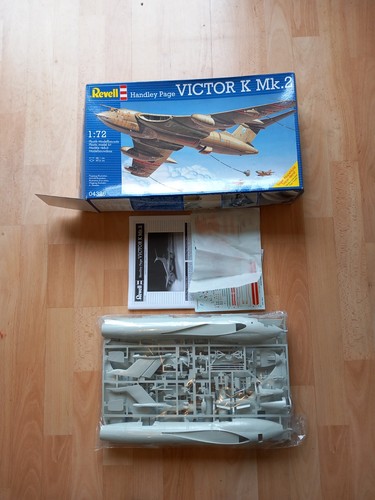 Revell handley page - revell, victor