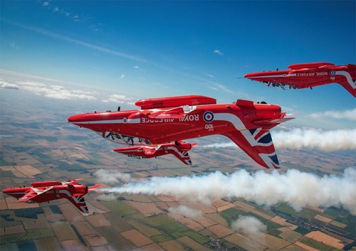 Red arrows stunning colour - stunning,