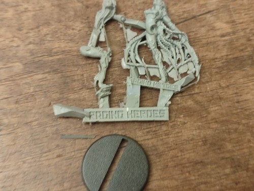 Miniature raging heroes - miniature,