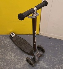 Micro Maxi Deluxe Scooter