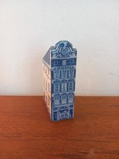 Delft Blue Canal House