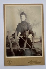 CABINET CARD OF PRETTY LADY