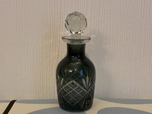 Green perfume dressing table - dressing,