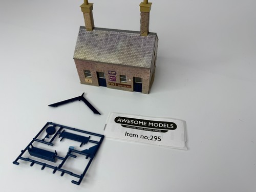 Hornby gauge building - hornby,