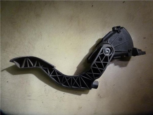 6pv00802607 throttle pedal - throttle,