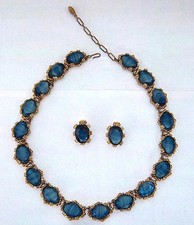 VINTAGE UNSIGNED SPHINX NECKLACE & CLIP EARRINGS CLAW SET FAUX BLUE GLASS AGATE